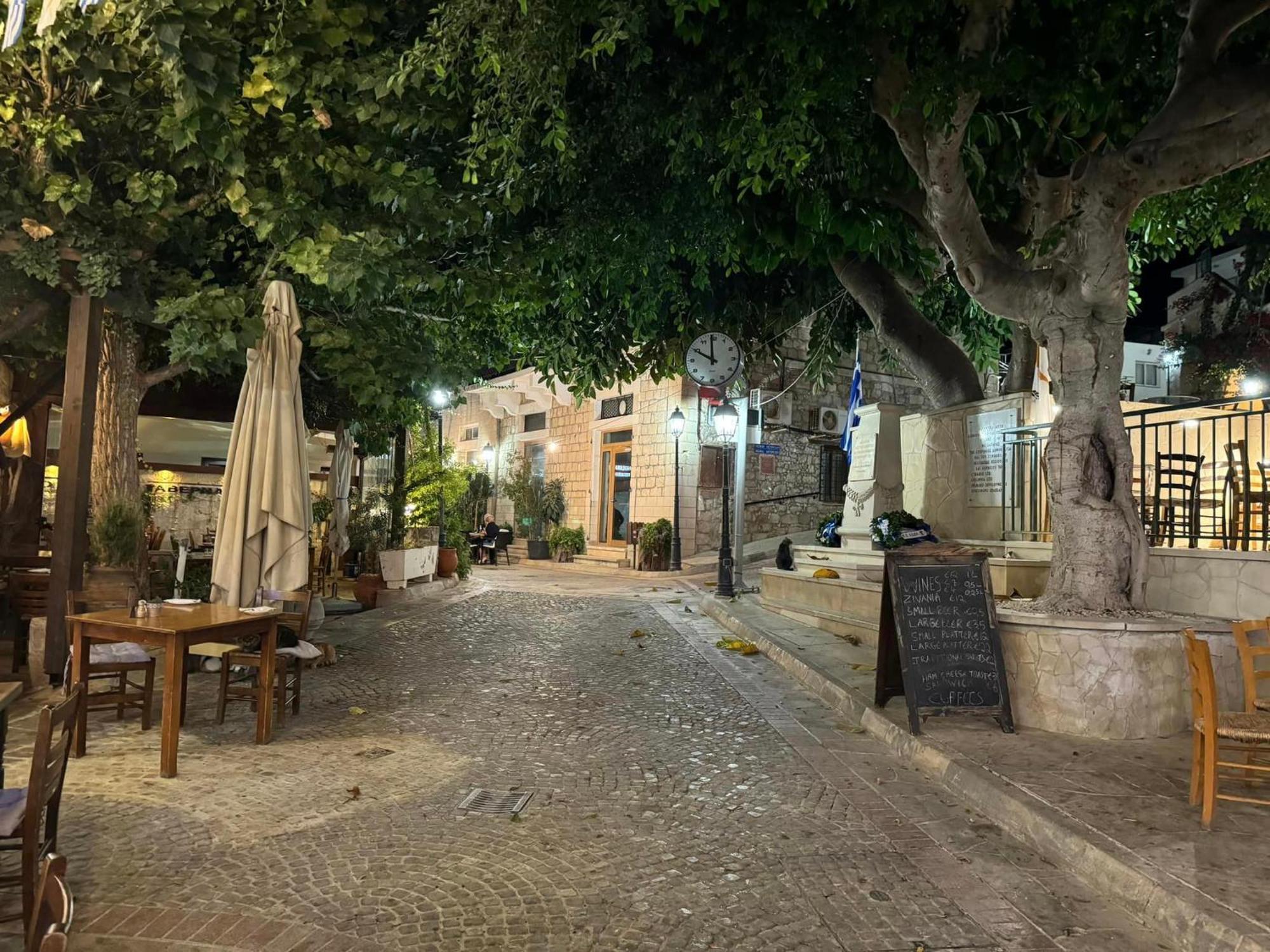 Apartamento Chariandry Court Pissouri Exterior foto